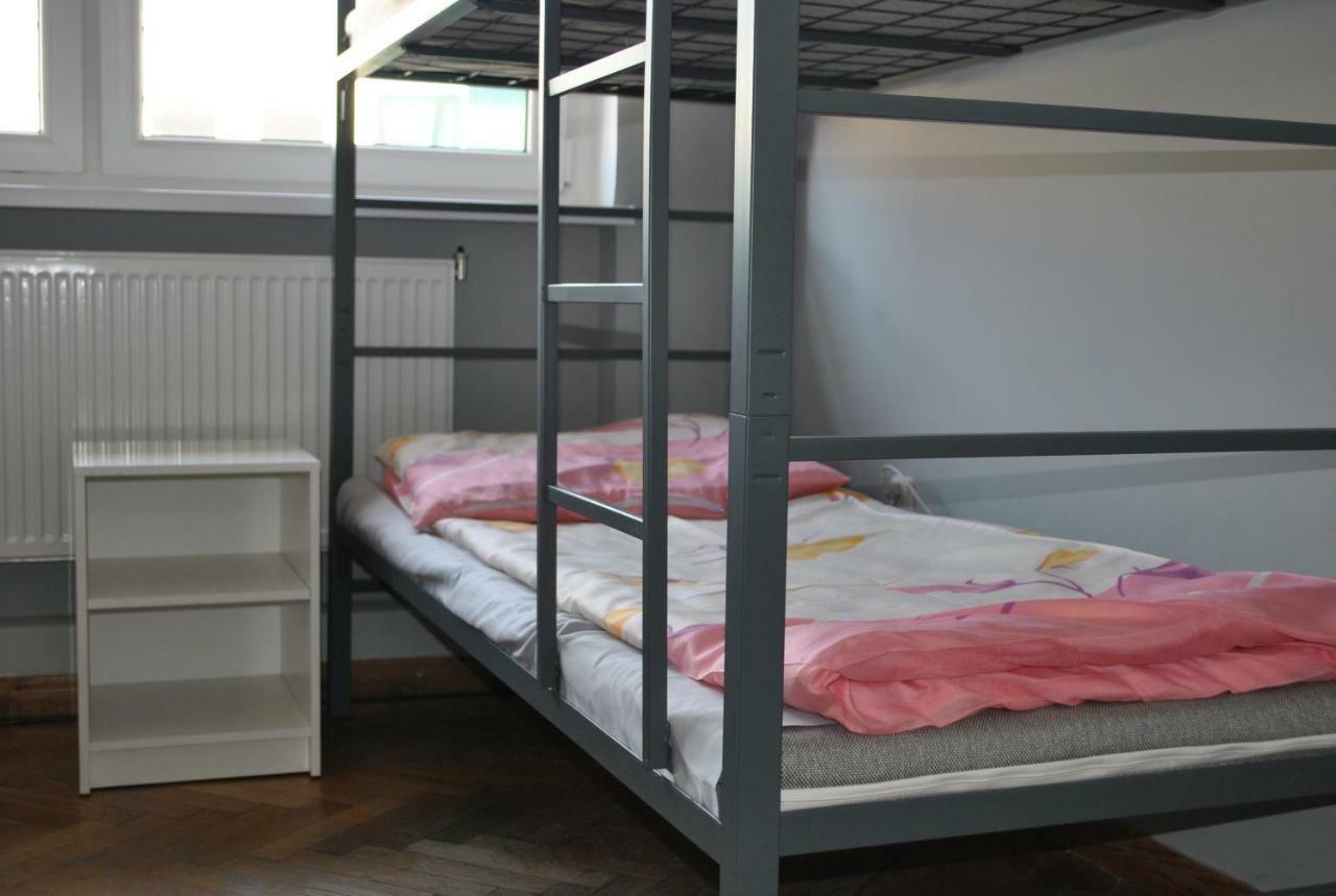 Hostel Pod Topolami ジェロナ・グラ エクステリア 写真
