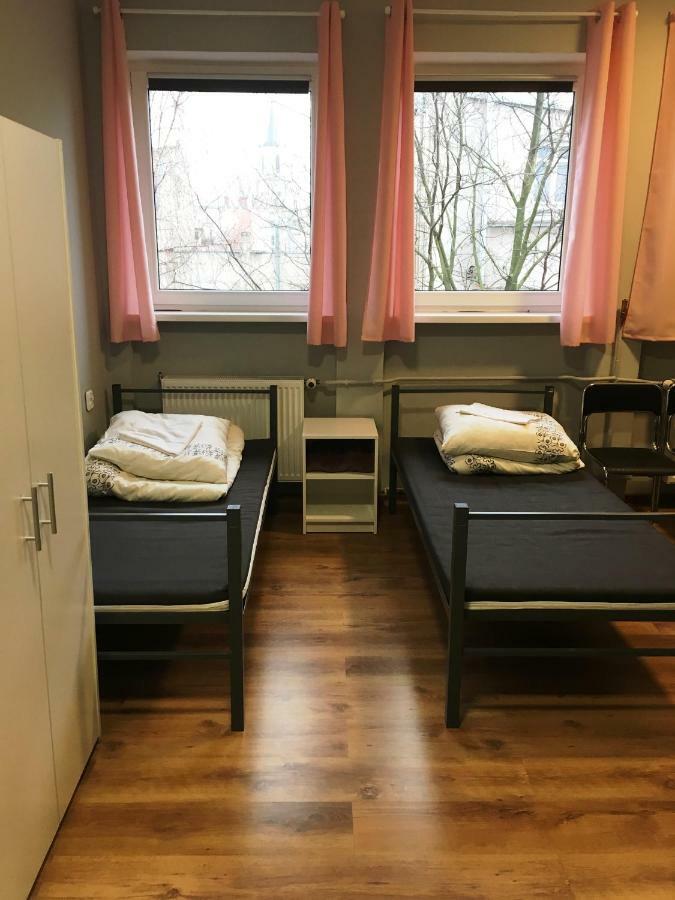 Hostel Pod Topolami ジェロナ・グラ エクステリア 写真